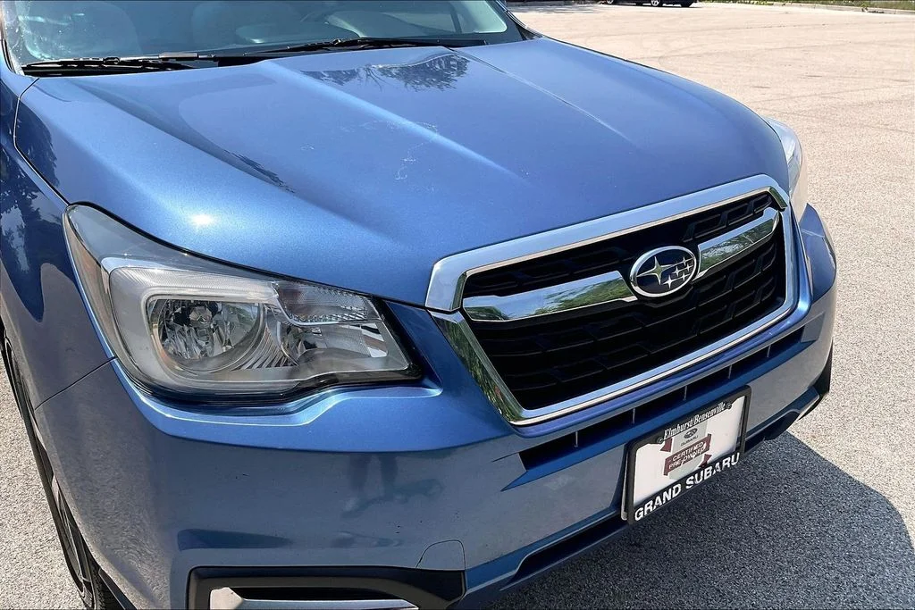 Used 2018 Blue Subaru 2.5i Premium image 30
