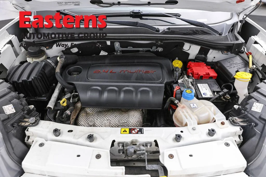 Used 2022 White Ram Base image 7