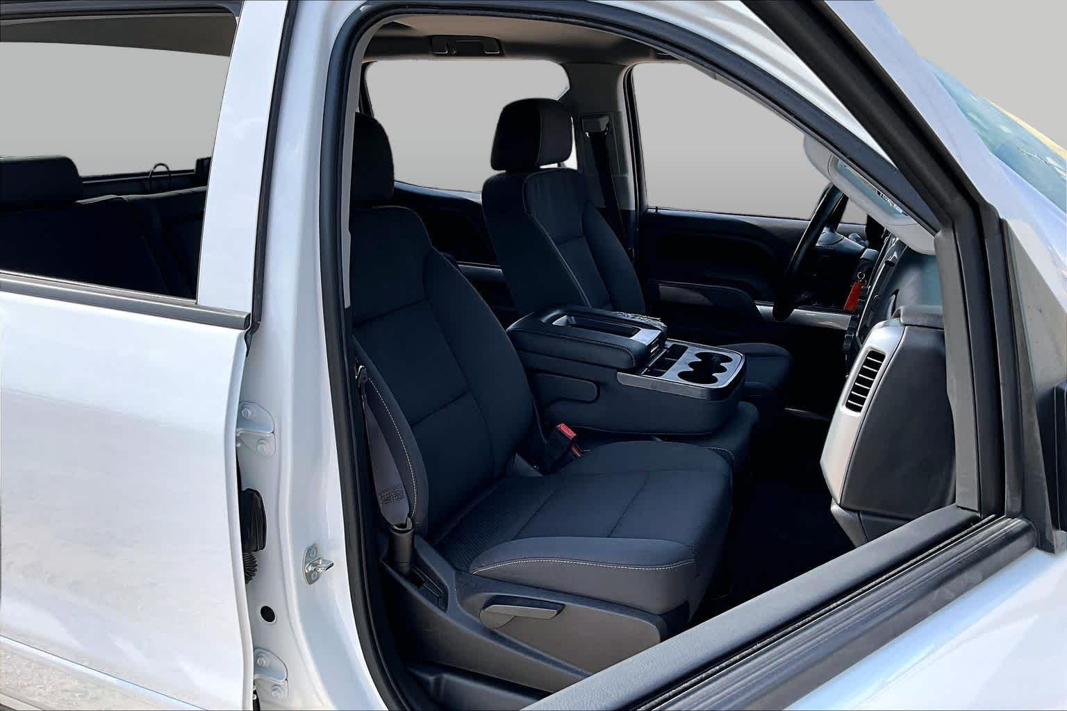 Used 2017 Summit White Chevrolet LT image 9