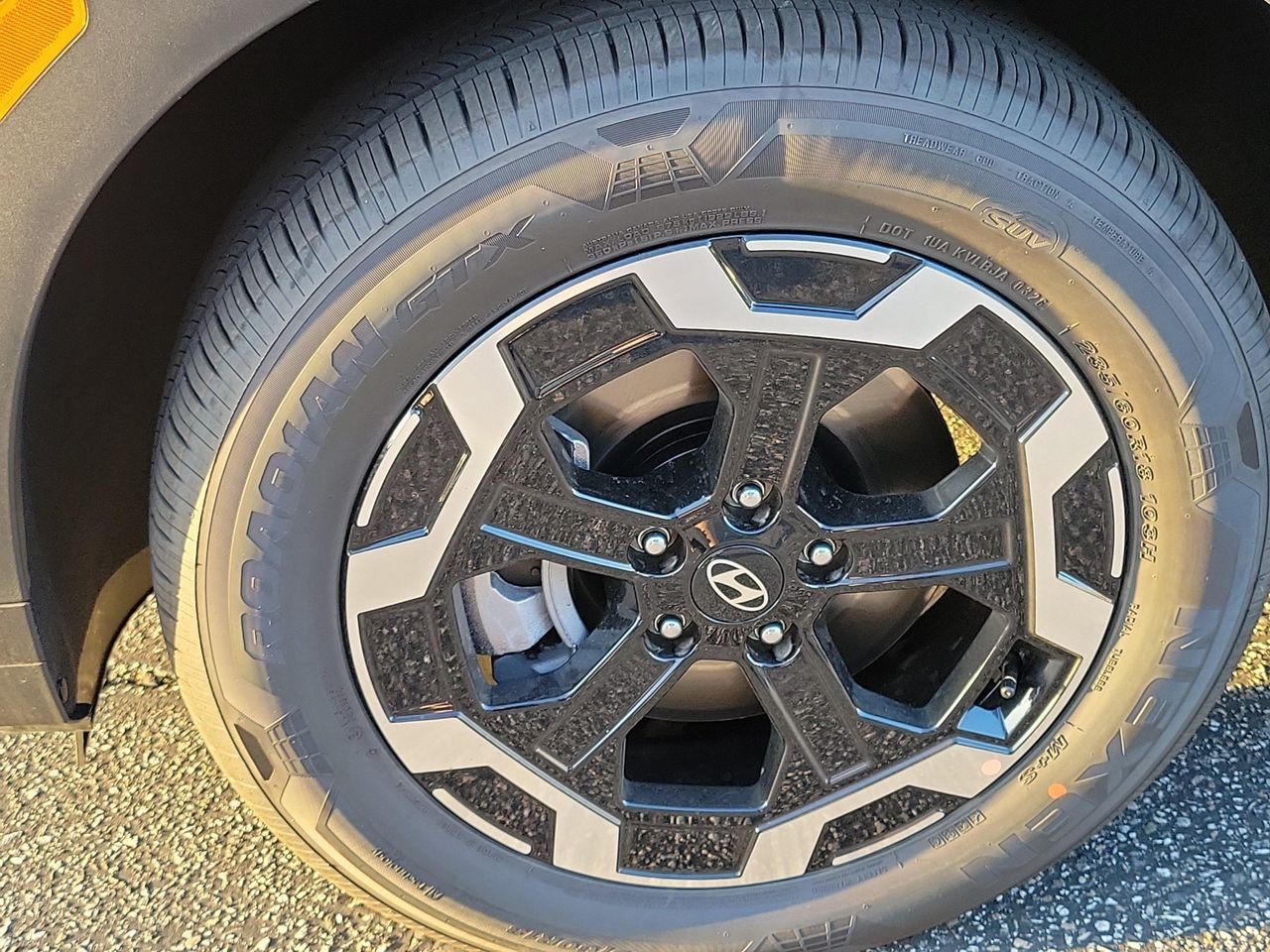 New 2027 Ecotronic Gray Hyundai SE FWD image 5