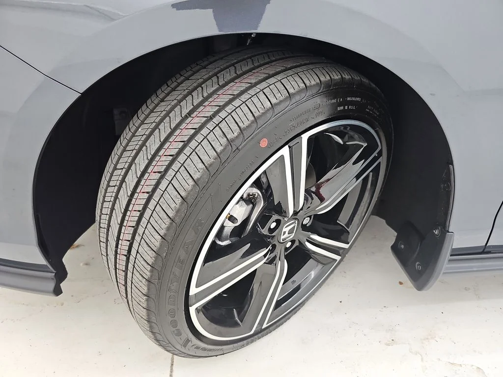 New 2026 Meteorite Gray Metallic Honda SE image 35