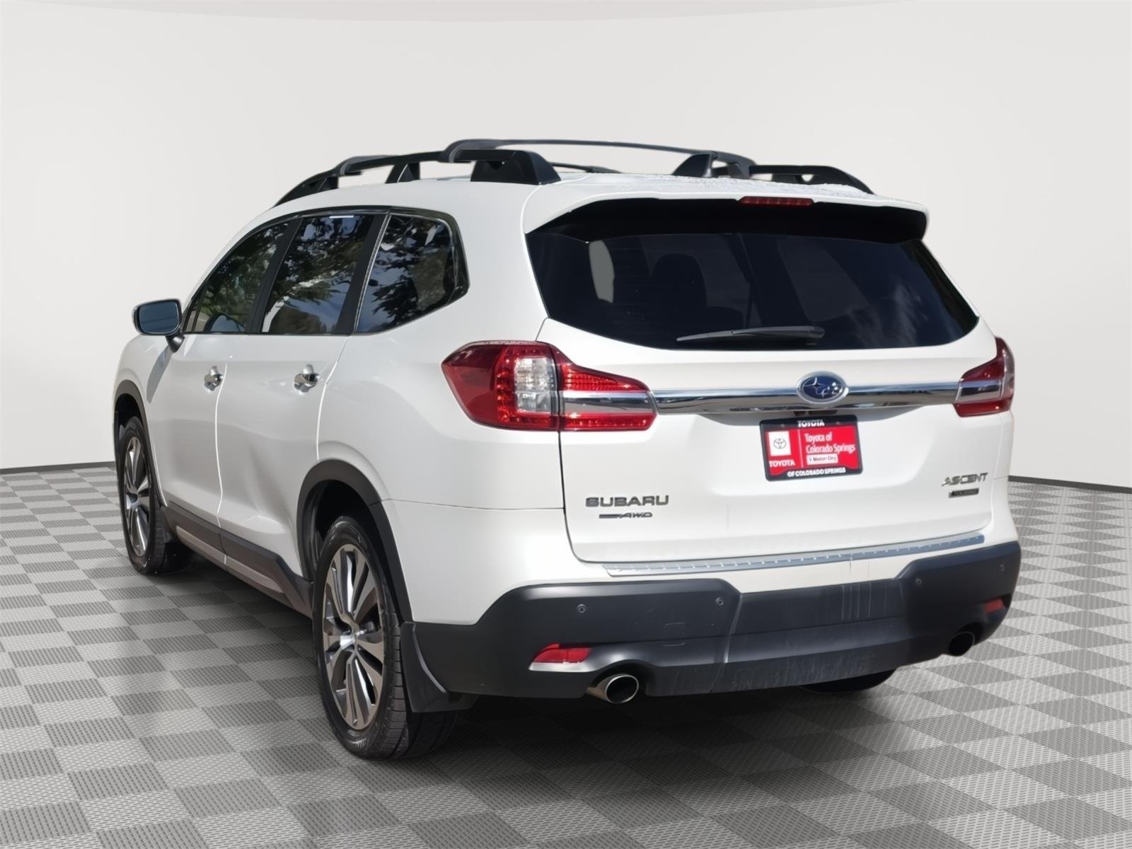 Used 2022 Crystal White Pearl Subaru Touring image 5