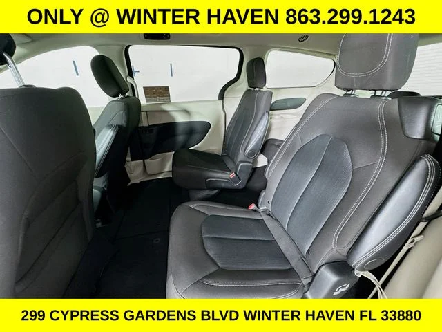 Used 2024 Black Chrysler LX image 22