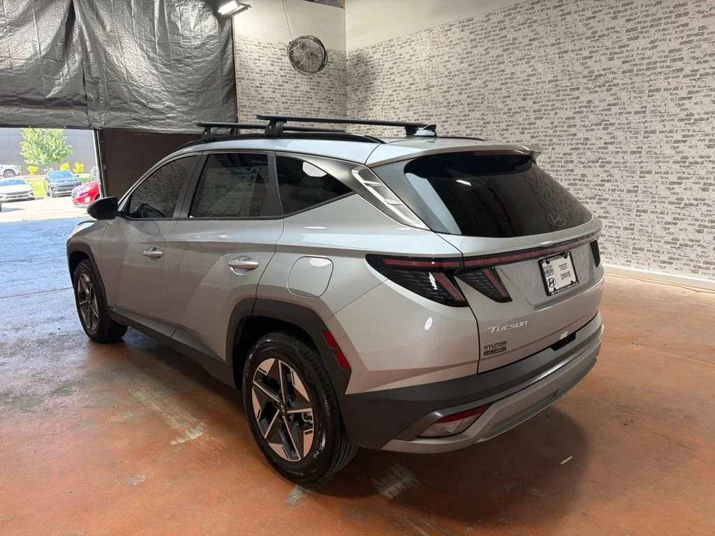 Used 2025 Shimmering Silver Hyundai SEL Convenience image 5