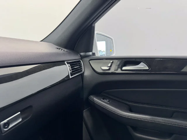 Used 2018 Polar White Mercedes-Benz GLE 350 image 35