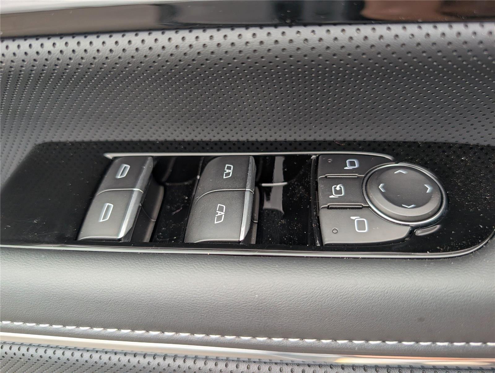 2025 GMC Sierra EV Denali - Photo 27