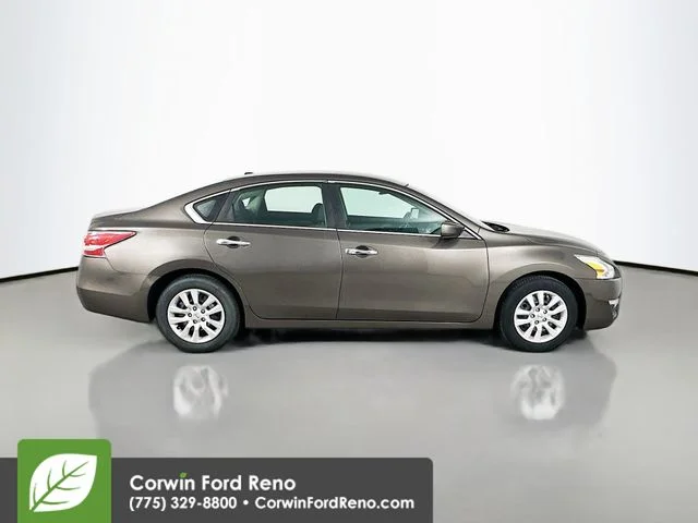 Used 2015 Java Metallic Nissan 2.5 S image 8