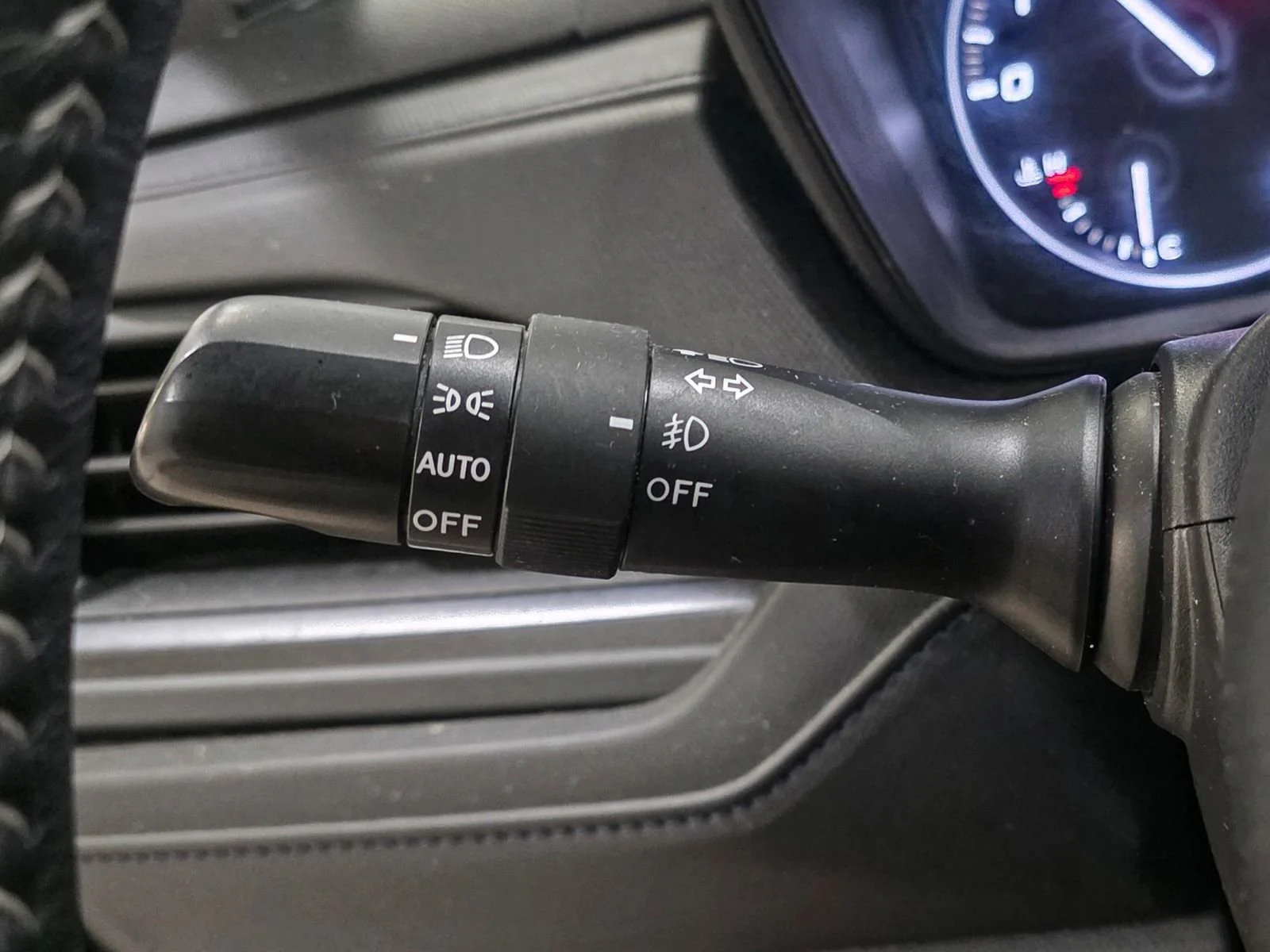 2025 Subaru Forester Premium - Photo 36