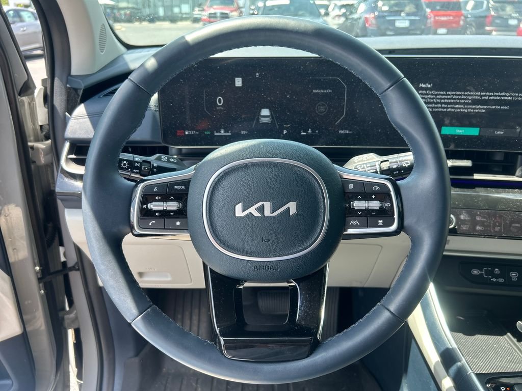 Used 2025 White Kia SX Prestige image 17