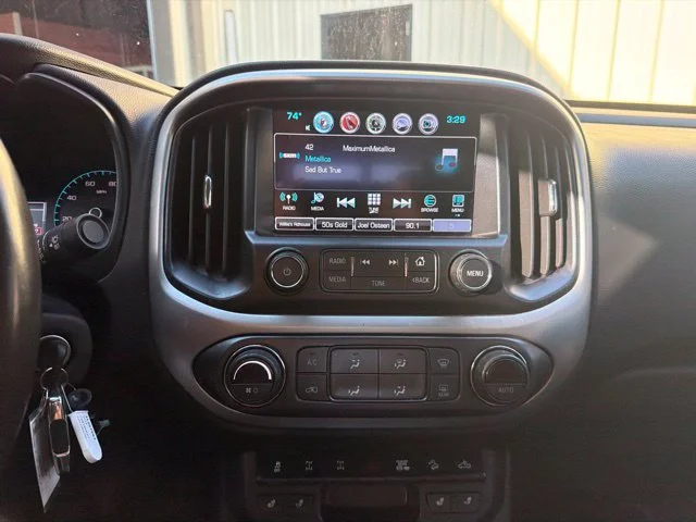 Used 2018 White Chevrolet ZR2 image 23