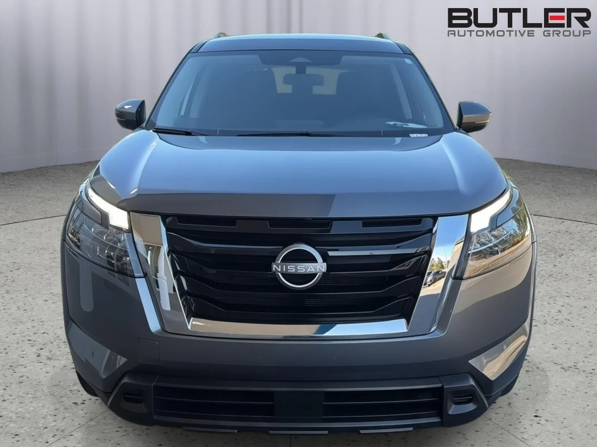 Used 2025 Gun Metallic Nissan SV image 9