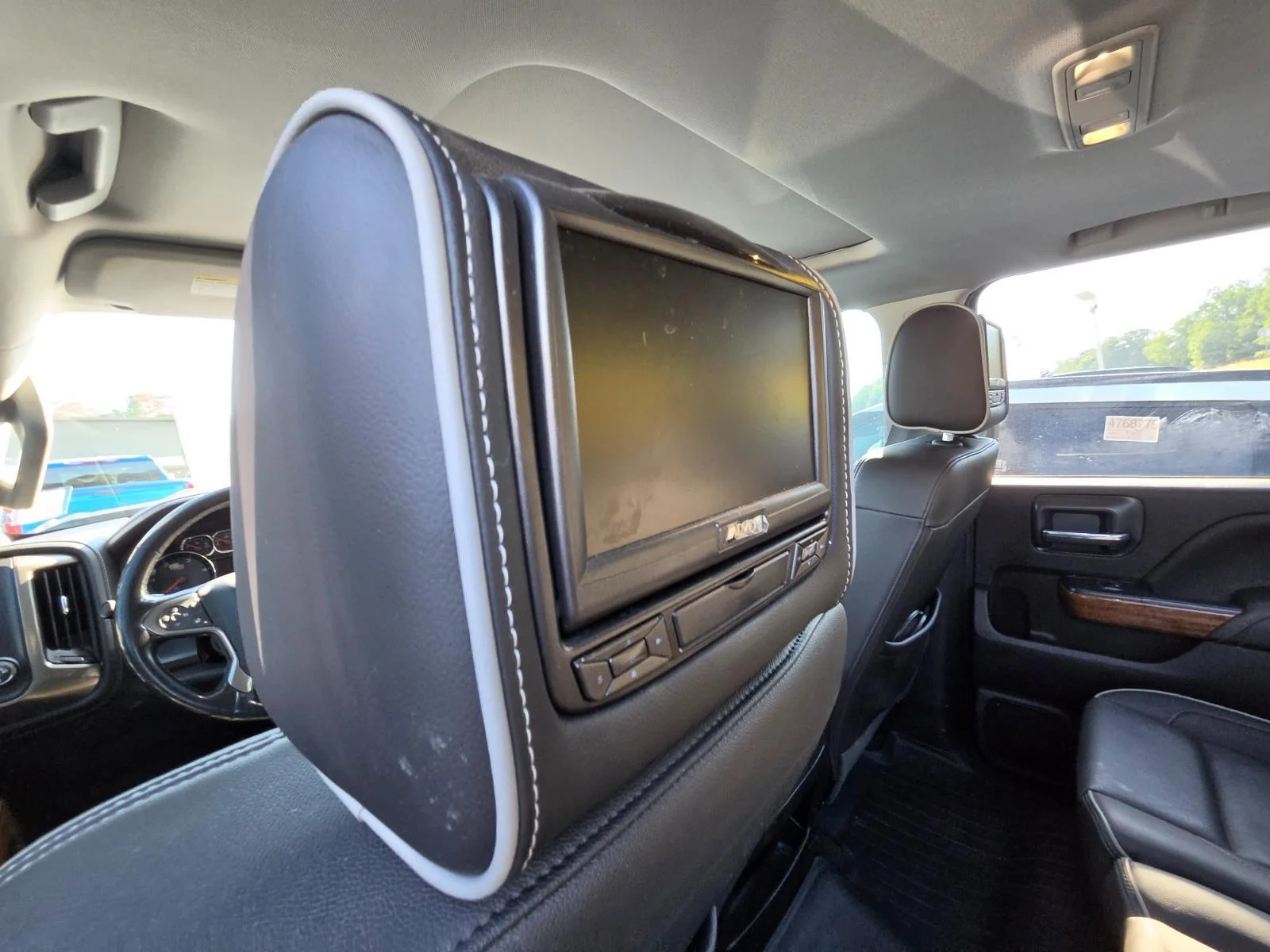 Used 2018 GRAPHITE METALLIC Chevrolet High Country image 10