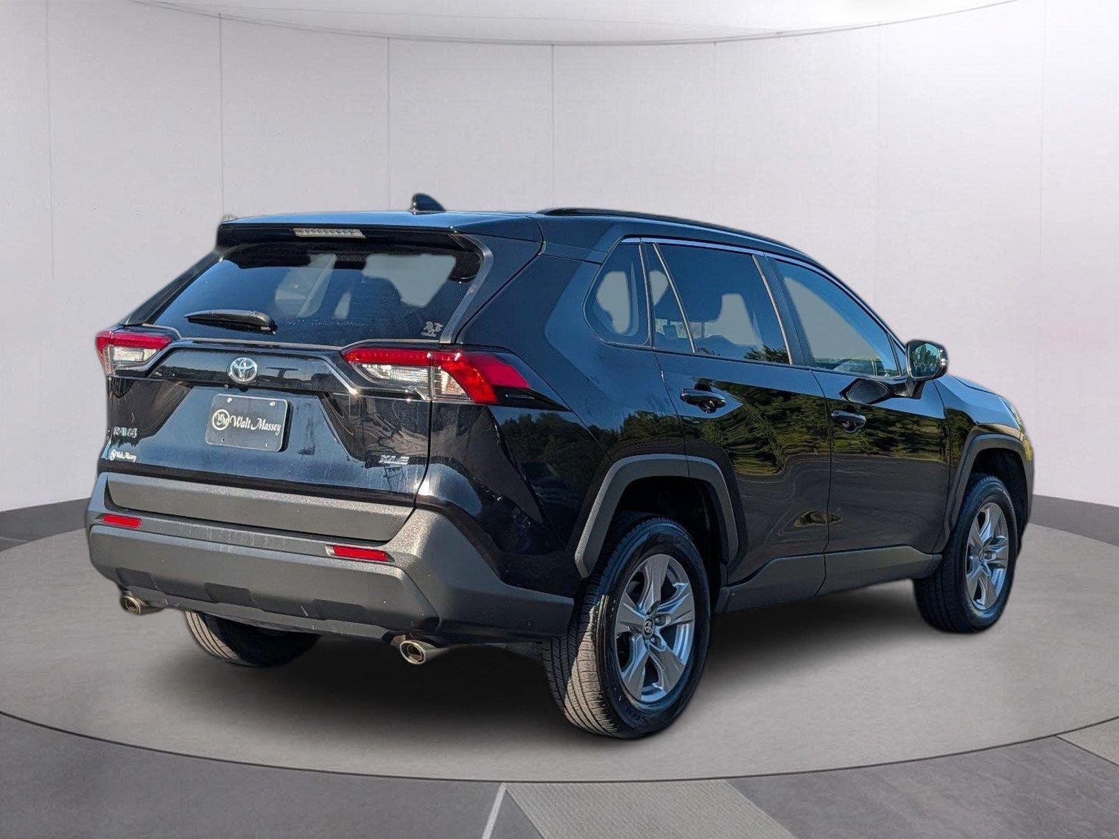 Used 2025 Midnight Black Metallic Toyota XLE image 5