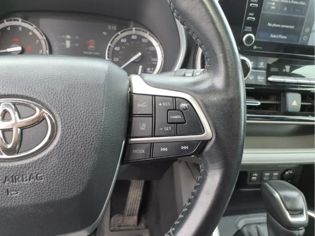 Used 2022 Blue Toyota XLE image 27
