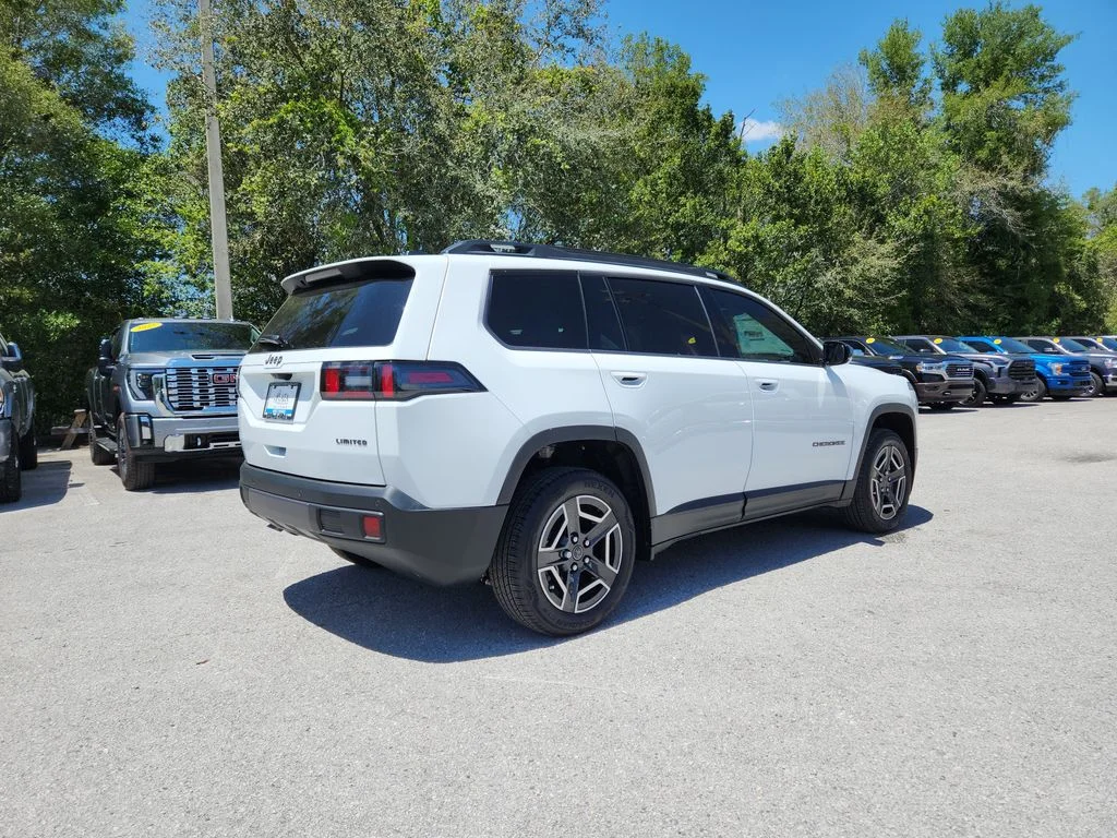 New 2026 Bright White Clear-Coat Exterior Paint Jeep Limited image 4
