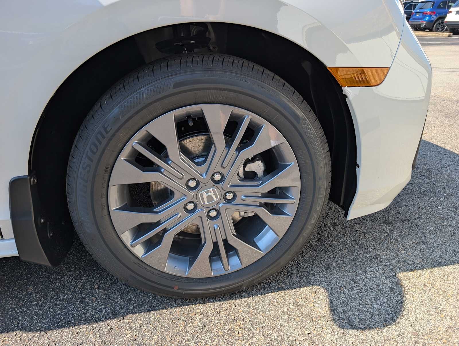 New 2026 Platinum White Pearl Honda Touring image 3