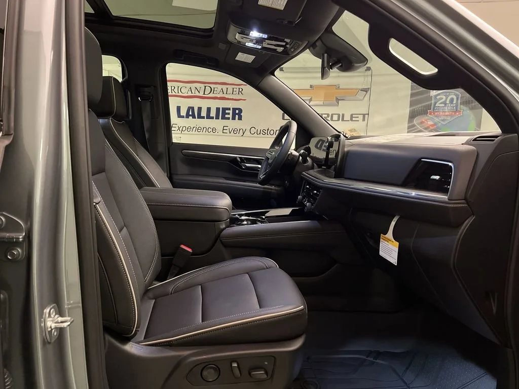 2026 Chevrolet Suburban Premier - Photo 25