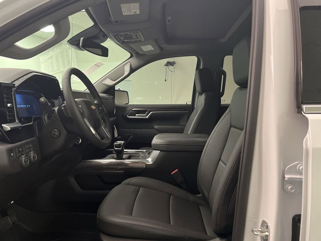 2026 Chevrolet Silverado 1500 LTZ - Photo 11