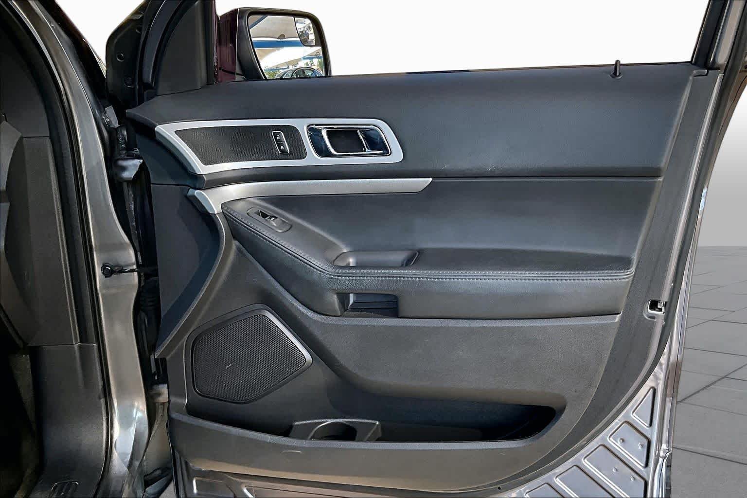 Used 2014 Sterling Gray Metallic Ford XLT image 22