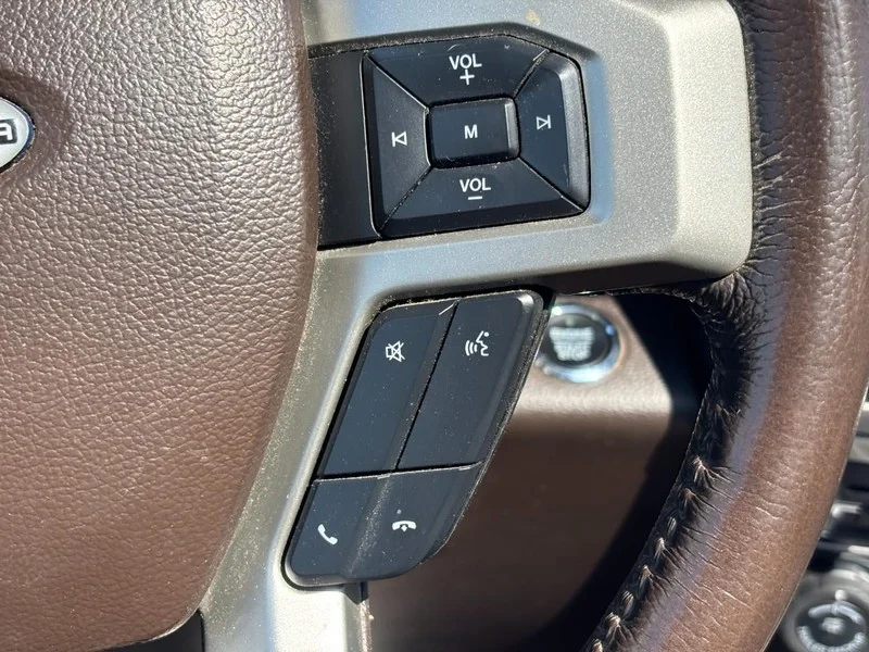 Used 2022  Ford King Ranch image 18