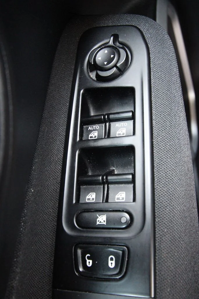 Used 2021 Black Jeep Latitude image 22