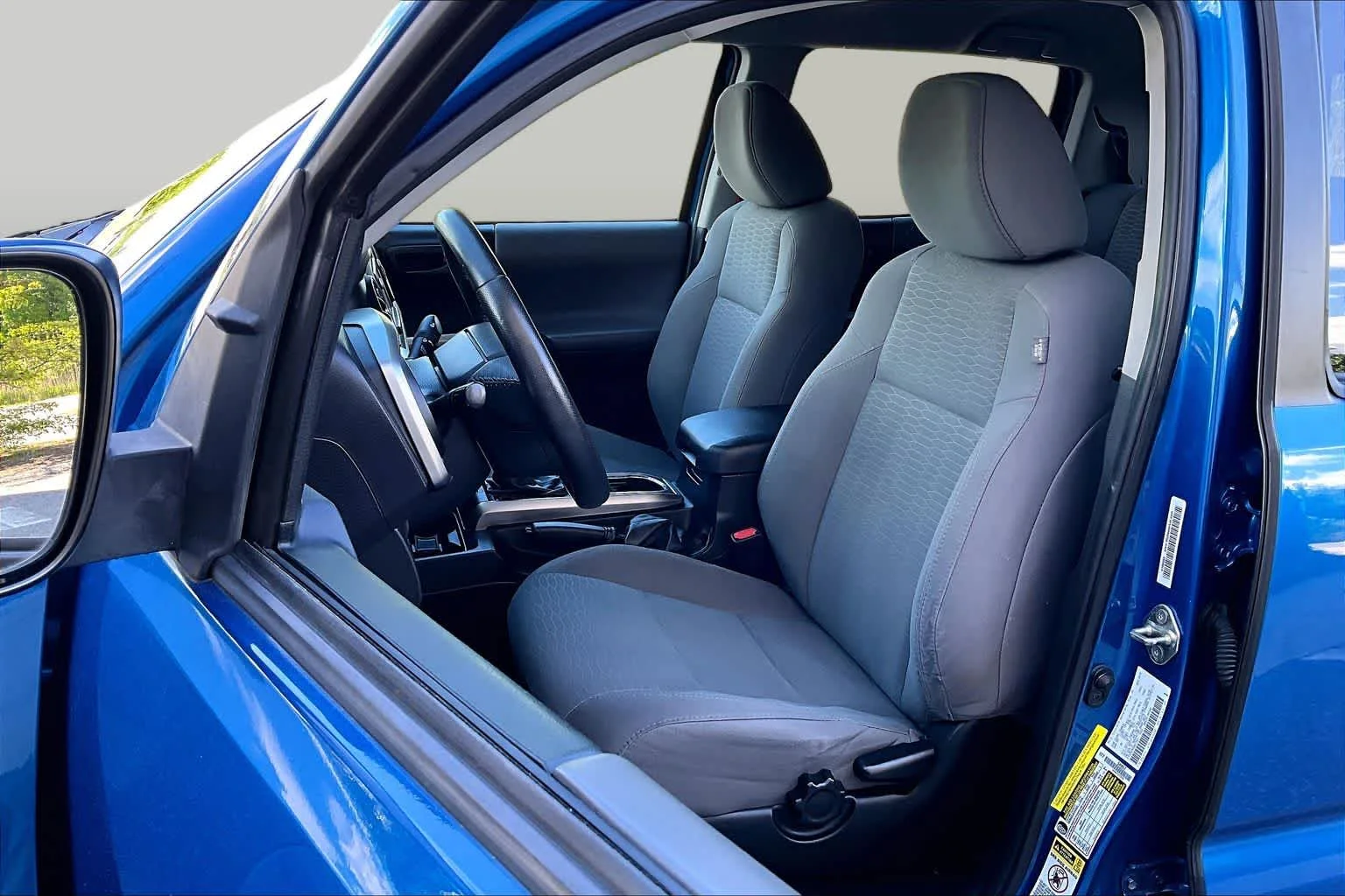 Pre-Owned 2017 Toyota Tacoma SR5