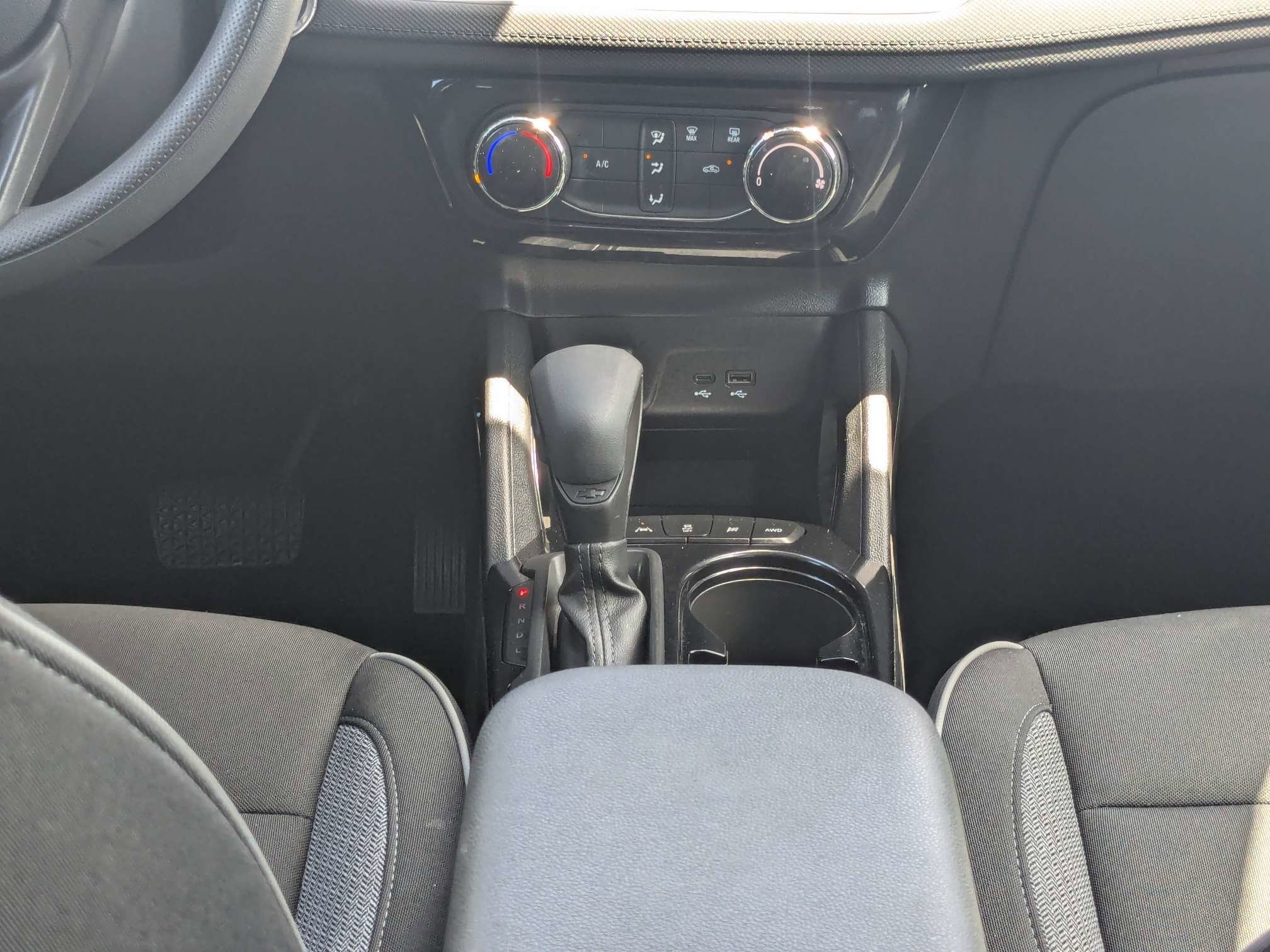 Used 2025 Sterling Gray Metallic Chevrolet LT image 22