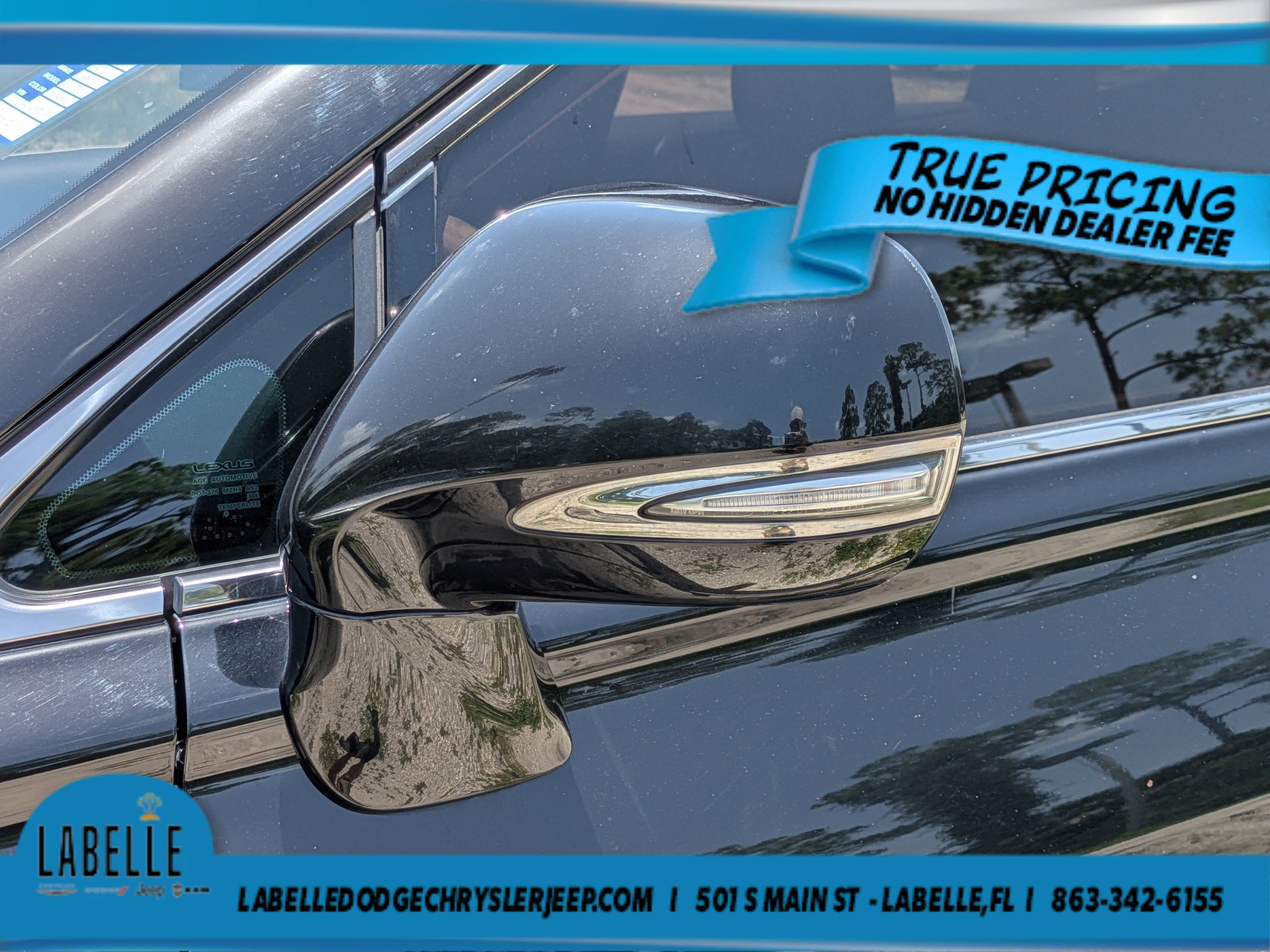 Used 2011 Black Lexus  image 12