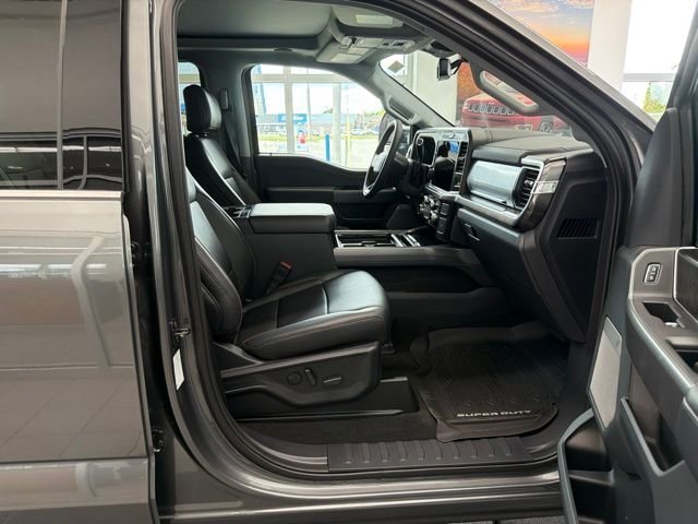 New 2026 Carbonized Gray Metallic Ford F-350® Lariat® image 60