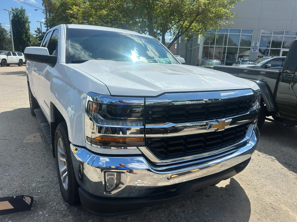 Used 2016 Summit White Chevrolet LT image 5