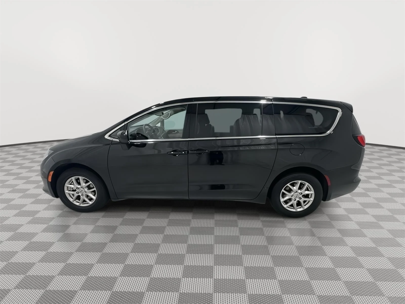 Used 2024 Diamond Black Crystal Pearlcoat Chrysler LX image 2