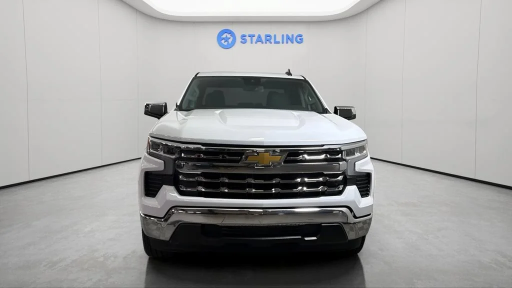 Used 2024 Summit White Chevrolet LT image 15