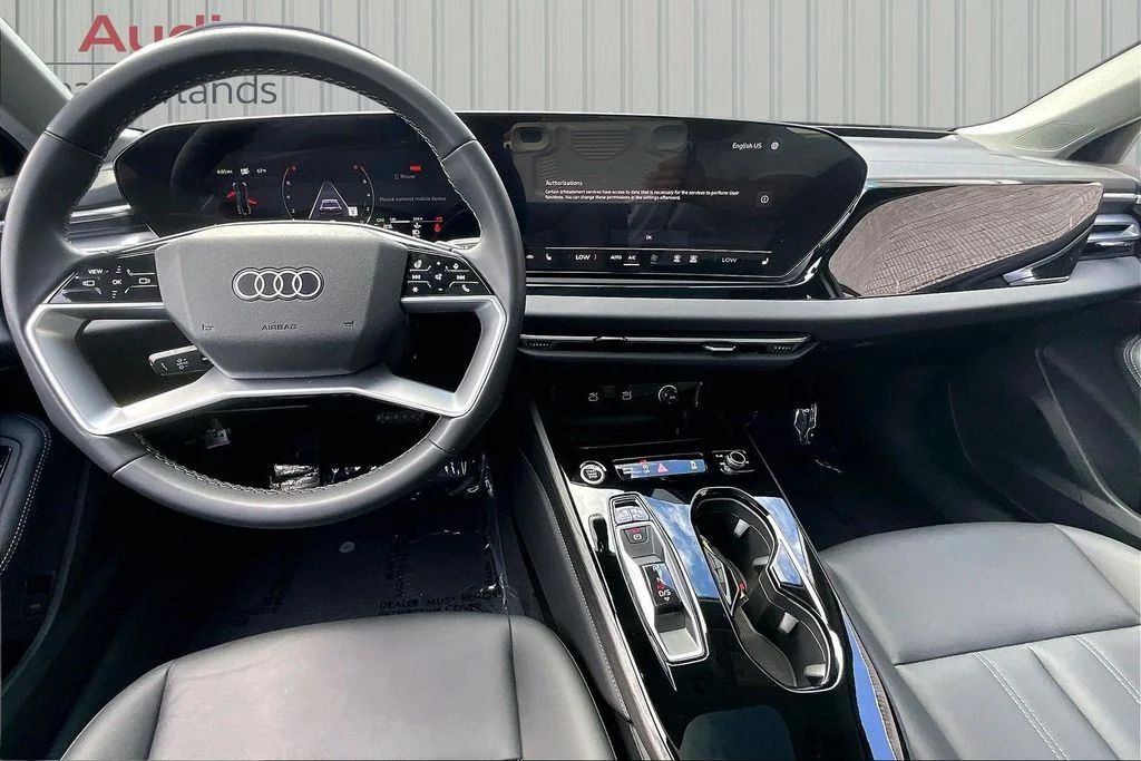 Used 2025 White Audi 2.0T Premium image 7