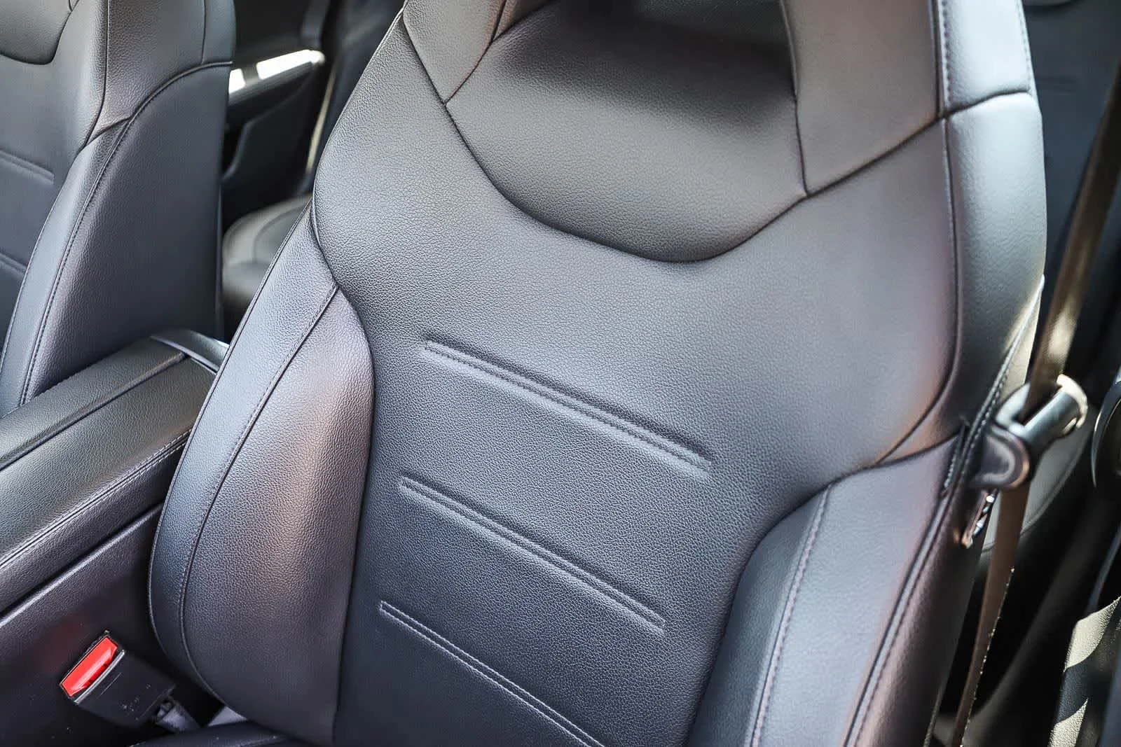 Used 2020 Denim Blue Metallic Mercedes-Benz CLA 250 image 26
