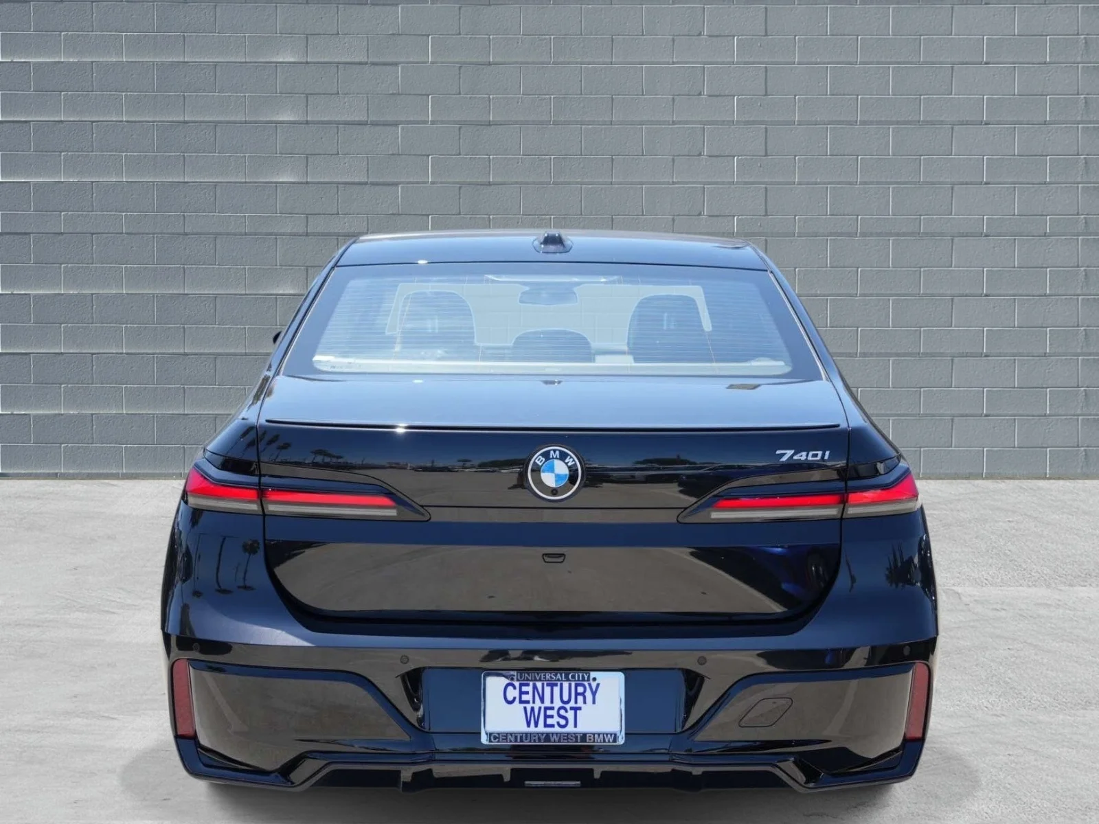 Used 2026 Black Sapphire Metallic BMW 740i Sedan image 4