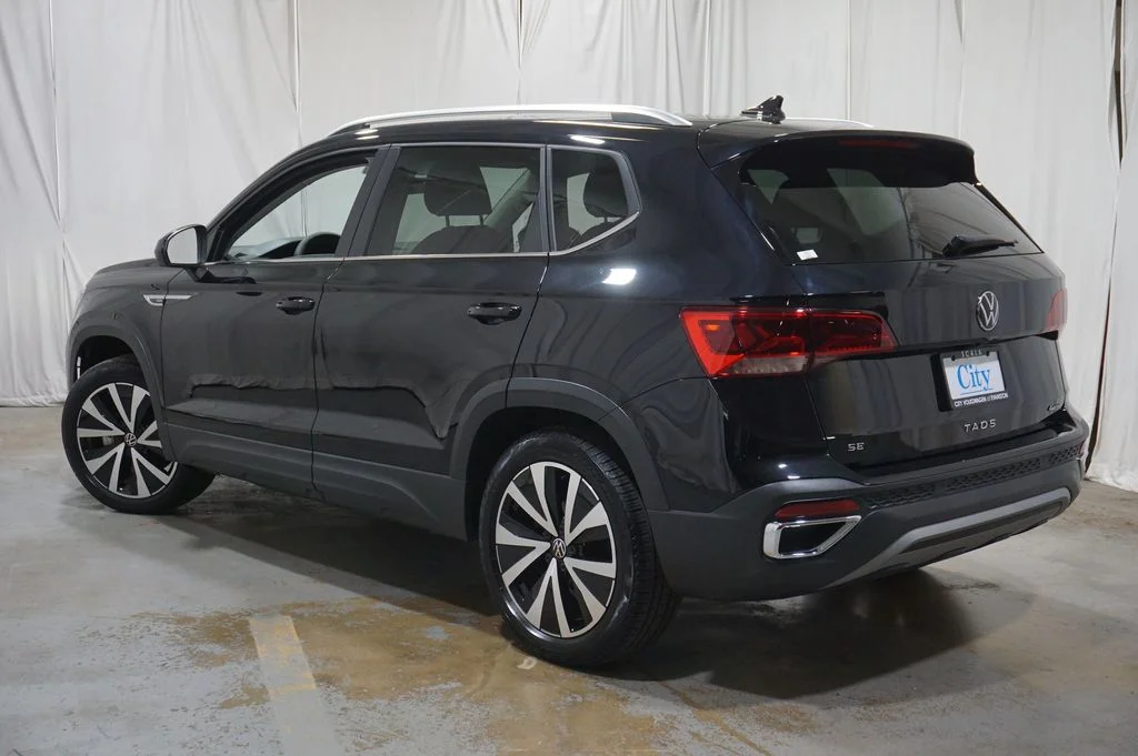 Certified Used 2023 Black Volkswagen 1.5T SE image 8
