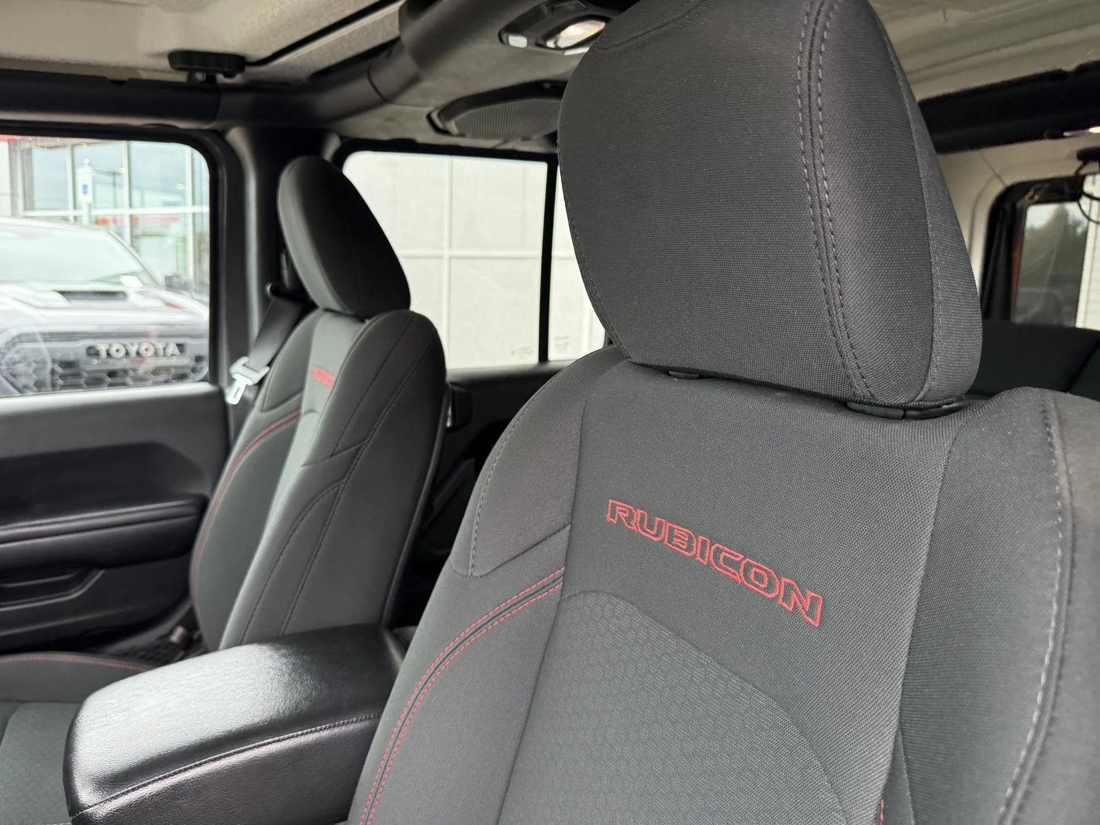 Used 2018 Sting-Gray Clearcoat Jeep Rubicon image 13