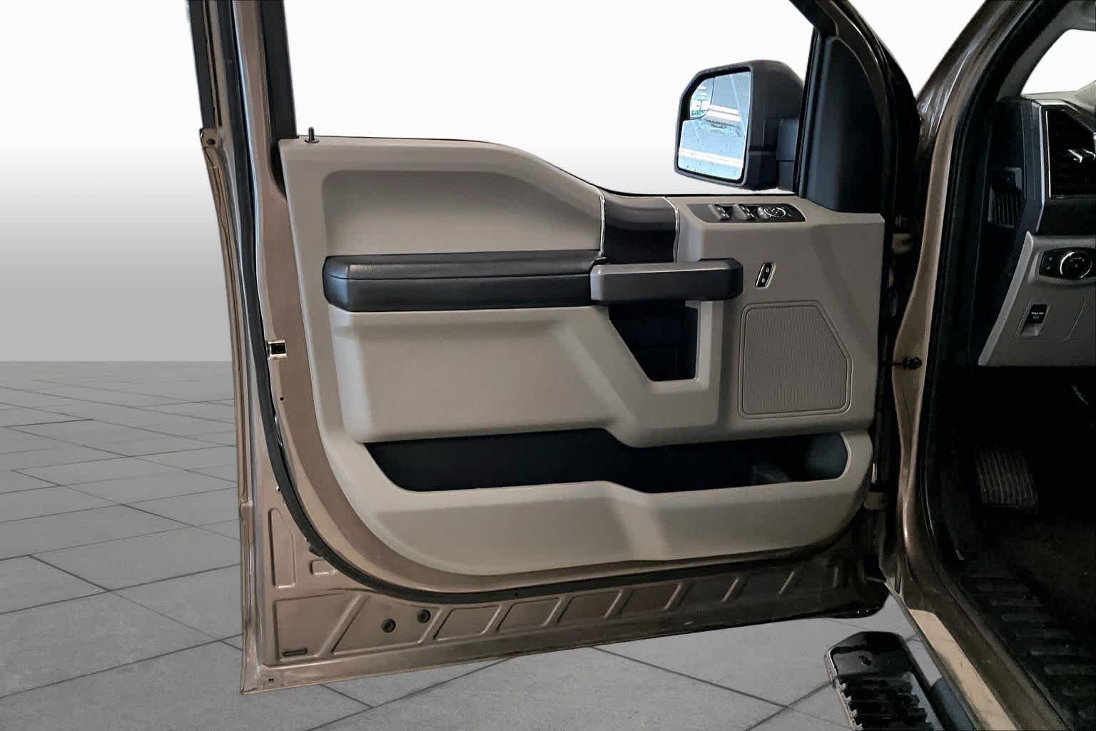 Used 2019 Stone Gray Metallic Ford XLT image 20