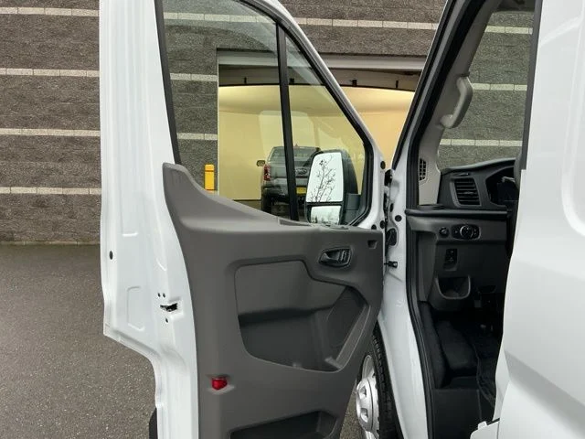 New 2026 Oxford White Ford Base image 14