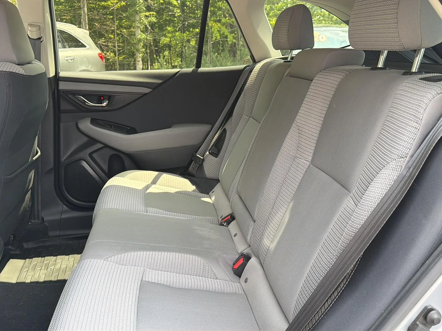 Used 2020 Ice Silver Metallic Subaru Premium image 10
