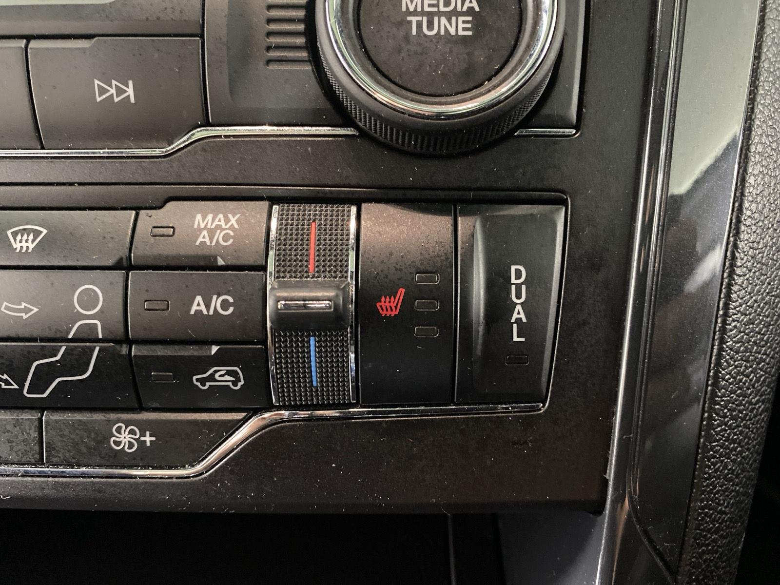 Used 2018 Shadow Black Ford XLT image 32