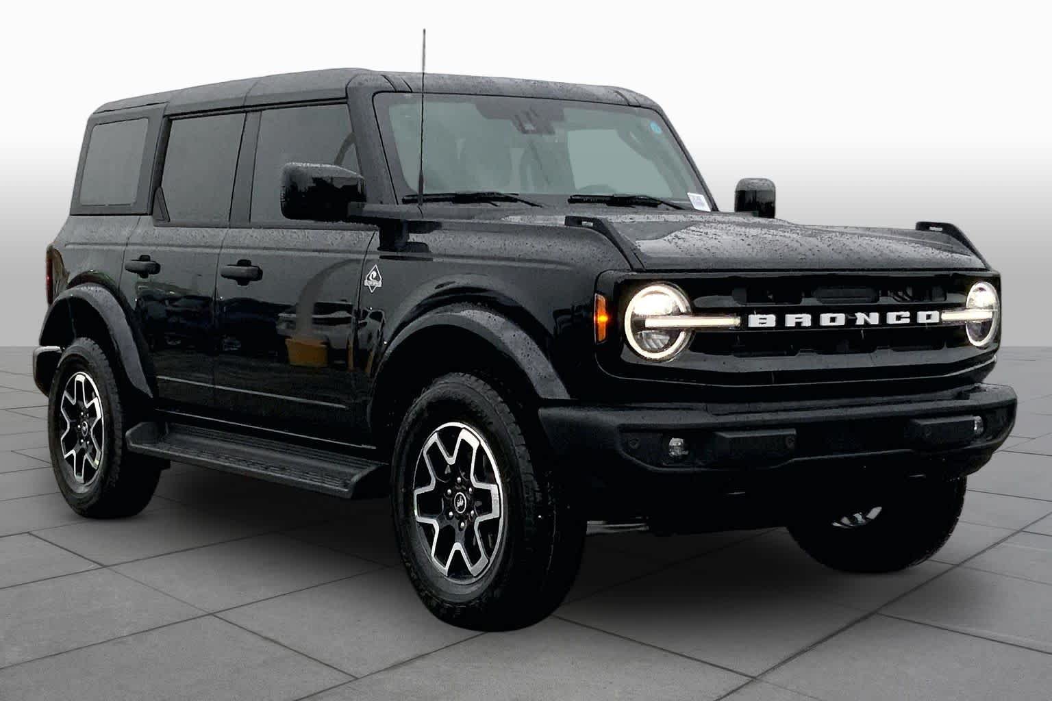 New 2026 Shadow Black Ford Outer Banks® image 2