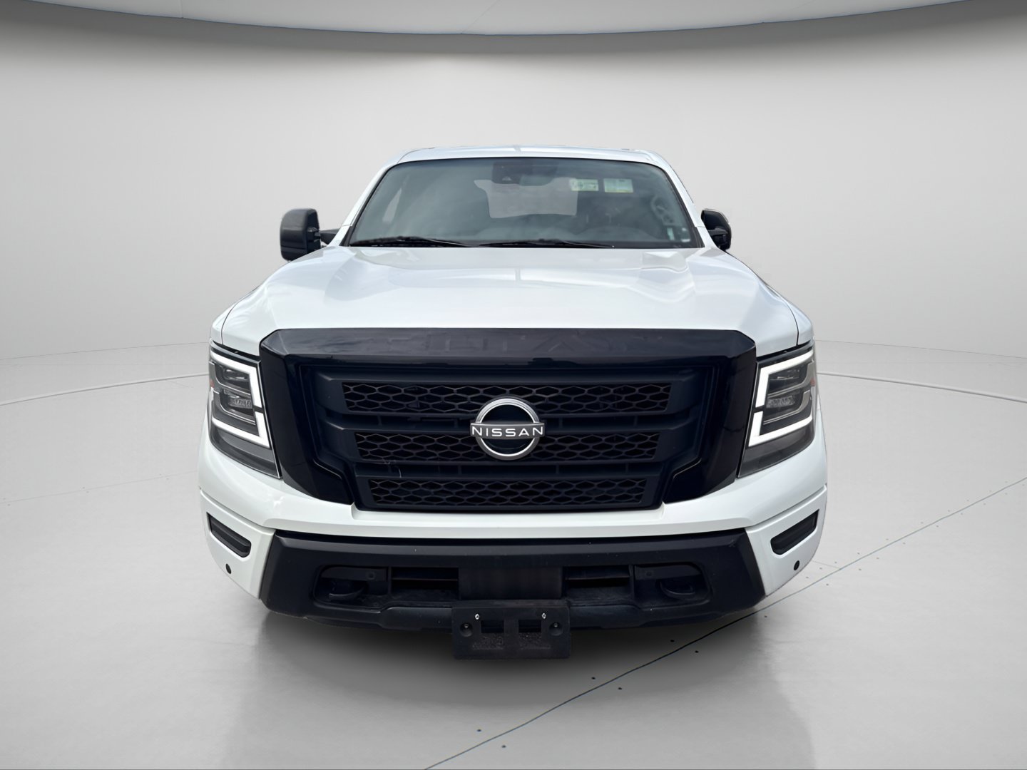 Used 2023 Glacier White Nissan SV image 17