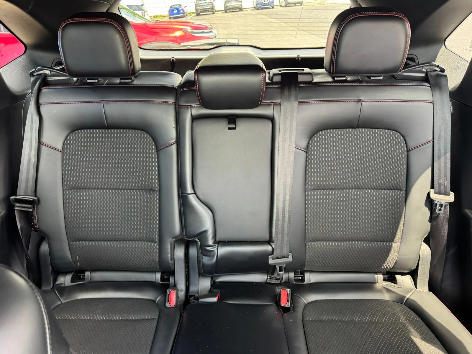 2025 Ford Escape ST-Line Select - Photo 18