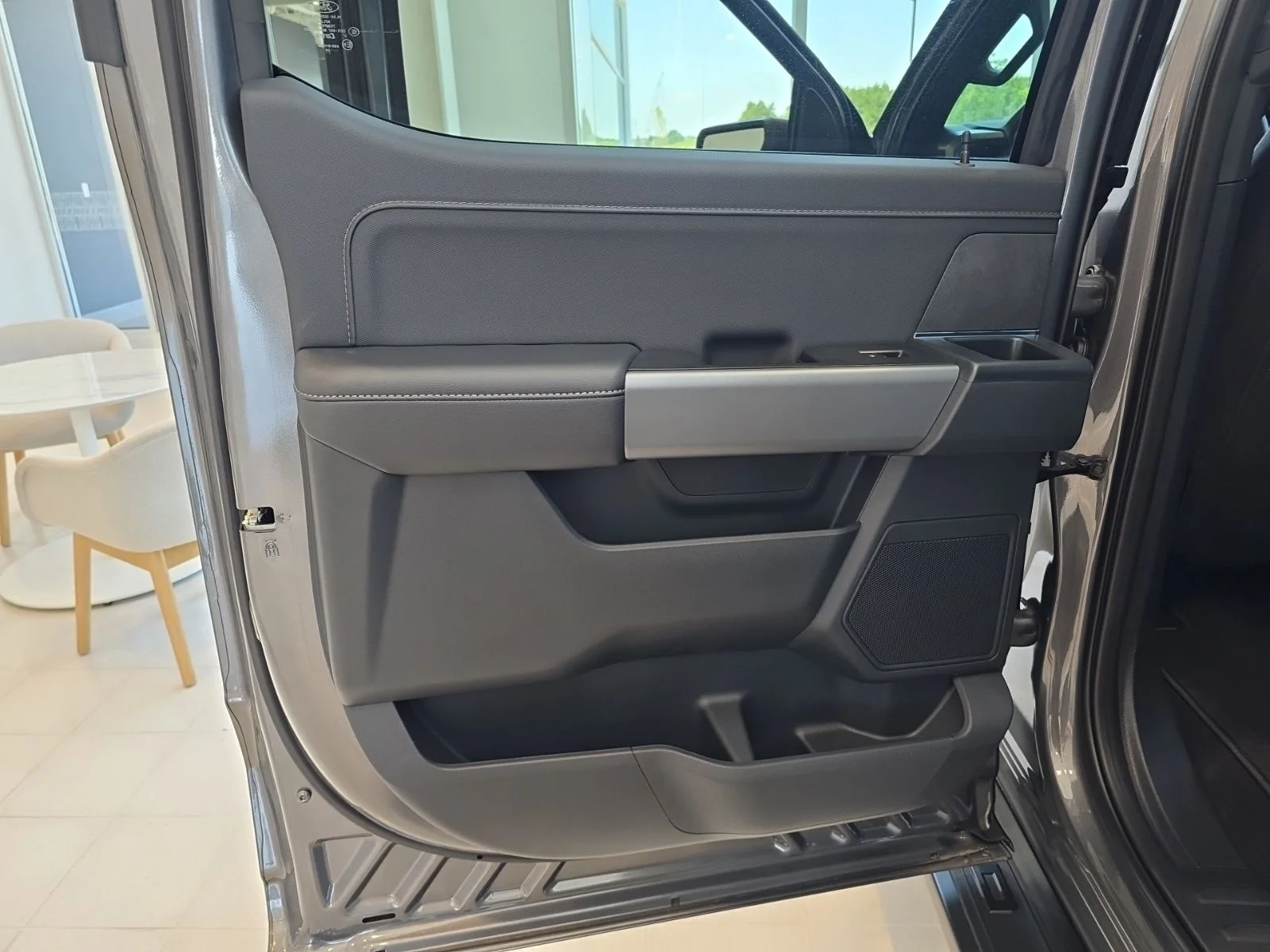 New 2026 Carbonized Gray Metallic Ford XLT image 18