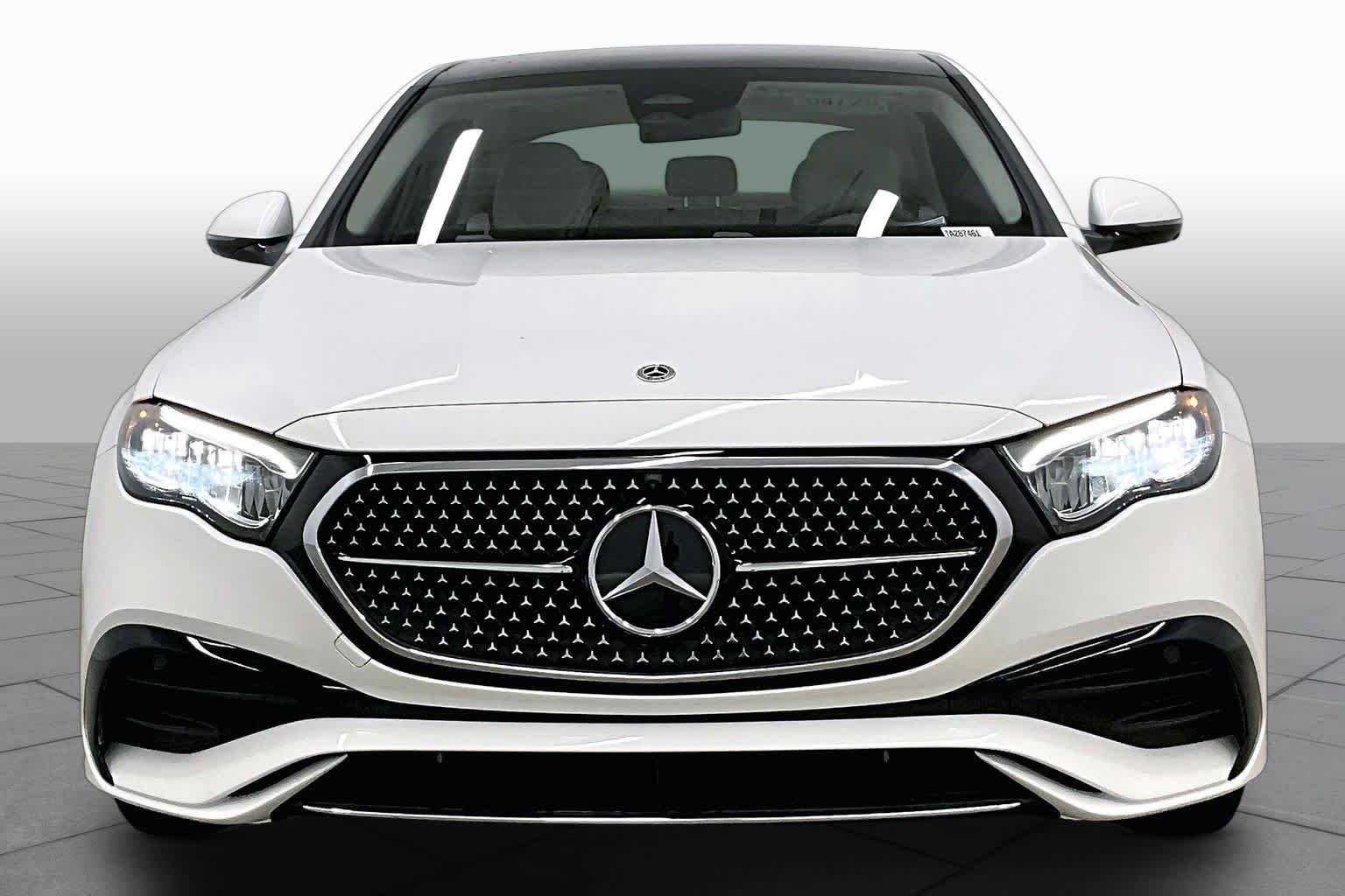 New 2026 Polar White Mercedes-Benz E 450 image 3
