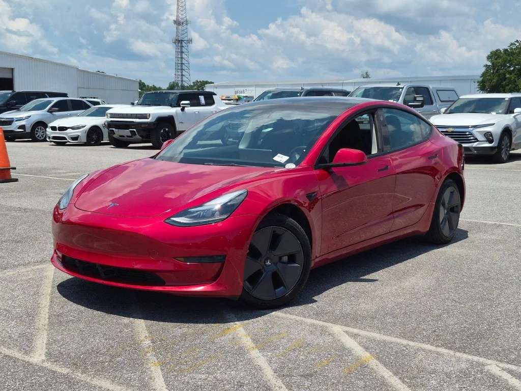 Used 2022 Red Tesla Long Range image 1