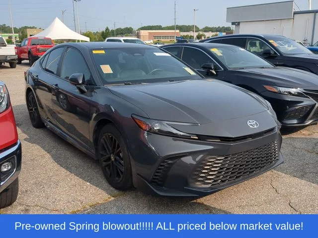 Used 2025 Gray Toyota SE image 5
