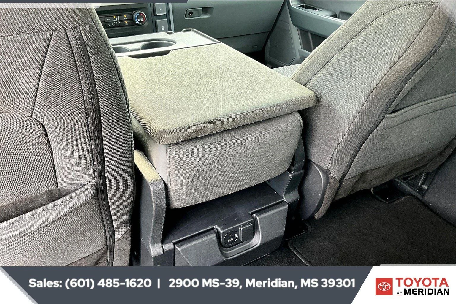 Used 2023 Iconic Silver Ford XLT image 24