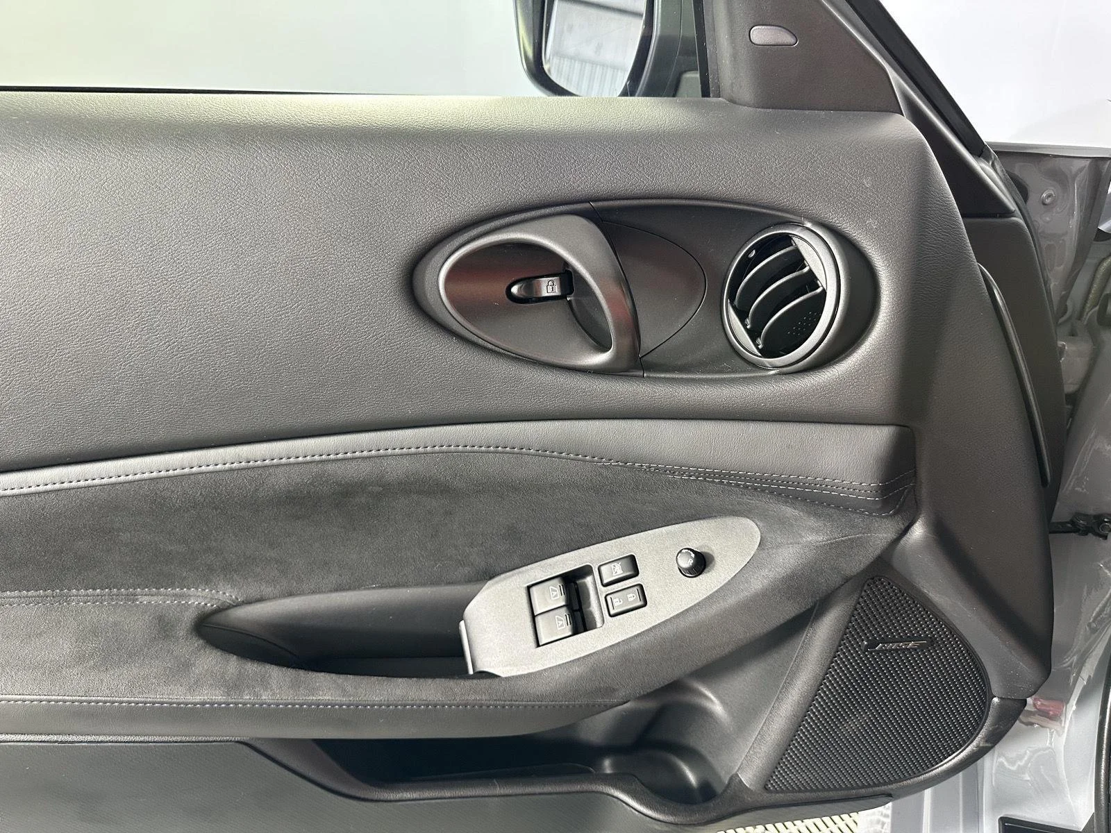 Used 2024 Boulder Gray/Super Black Nissan Performance image 21